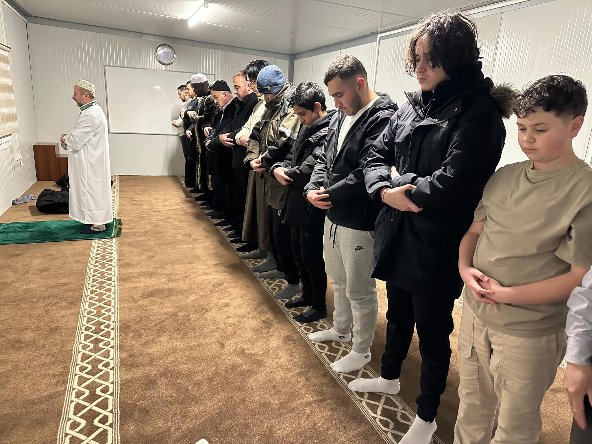 Sarcelles Camileri Arasında Sabah Namazı