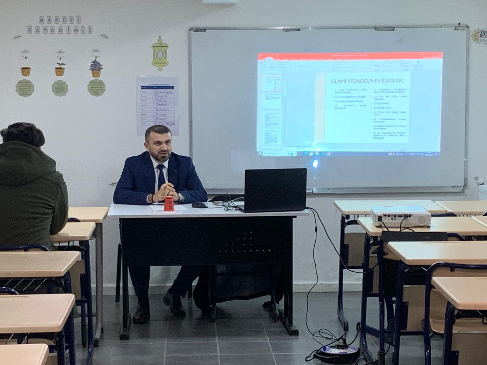 Réunion mensuelle habituelle des enseignants