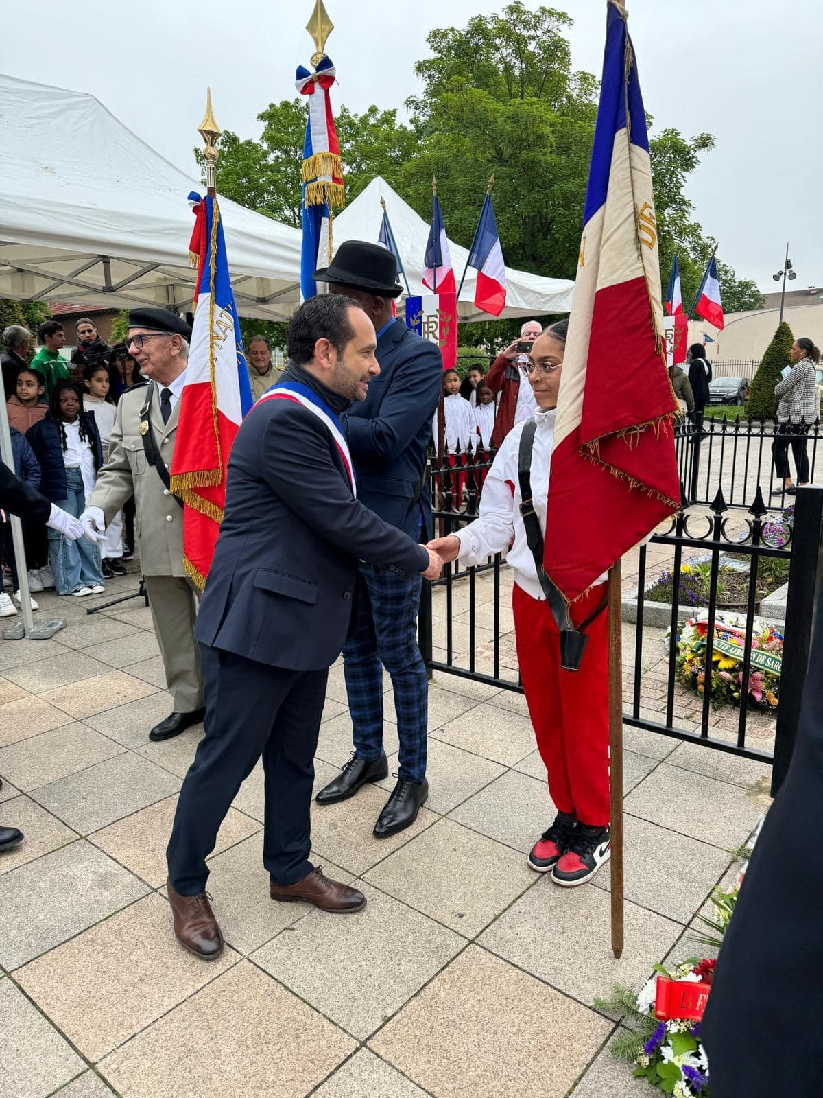 Participation à la Cérémonie commémorative du 79e anniversaire de la victoire du 8 mai 1945