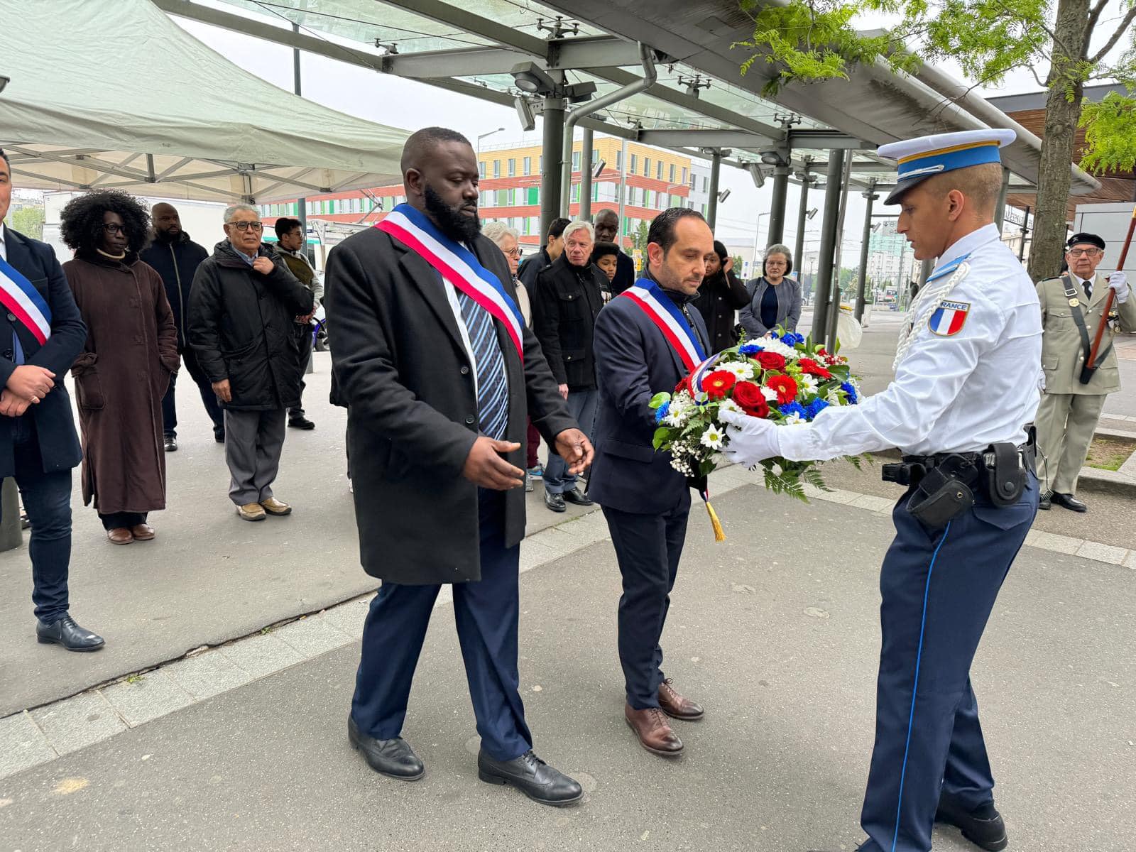 Participation à la Cérémonie commémorative du 79e anniversaire de la victoire du 8 mai 1945