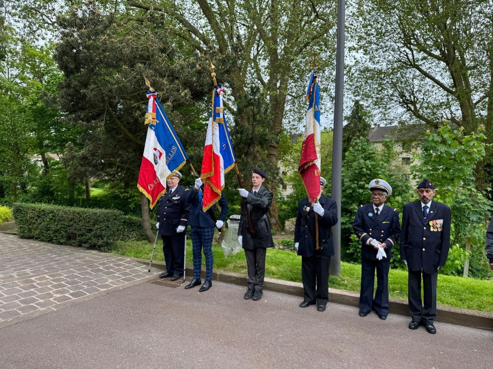 Participation à la Cérémonie commémorative du 79e anniversaire de la victoire du 8 mai 1945